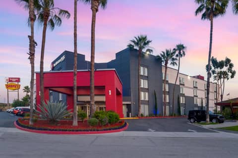 Best Western Plus Commerce Hotel — photo 4