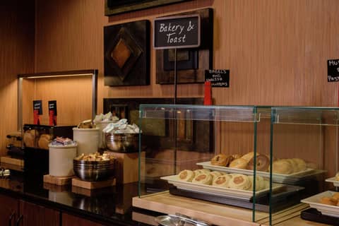 Embassy Suites by Hilton Minneapolis North — photo 5