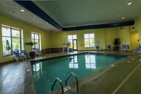 Embassy Suites by Hilton Minneapolis North — photo 6
