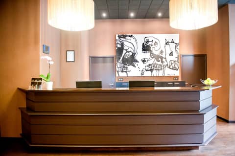 New Hotel Charlemagne — recepcion & lobby