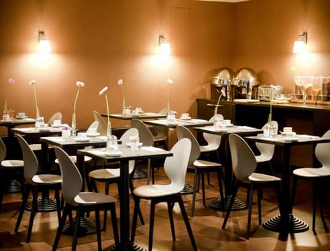 New Hotel Charlemagne — dining