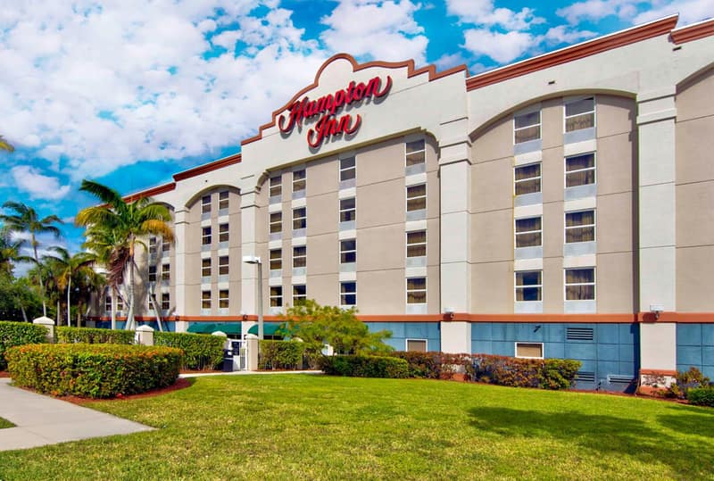 Hampton Inn Ft Lauderdale Airport North Cruise Port — building