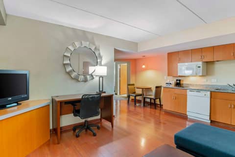 Comfort Suites At Virginia Center Commons — photo 6