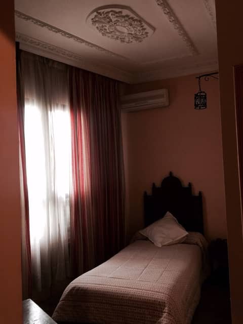 Hotel Al Mamoun — hotel room