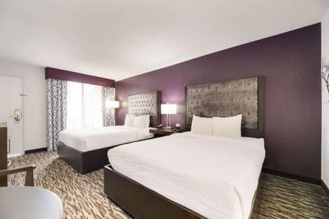 Clarion Inn & Suites Across From Universal Orlando Resort — photo 2