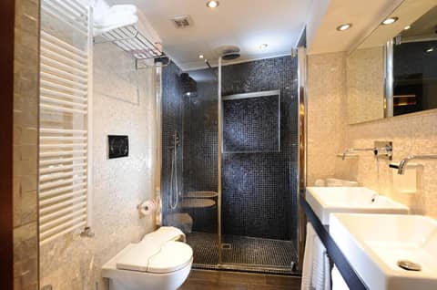Hotel Ca' Marinella — bathroom
