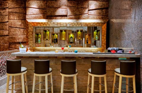 Niranta Transit Hotel Terminal 2 Arrivals/Landside — dining