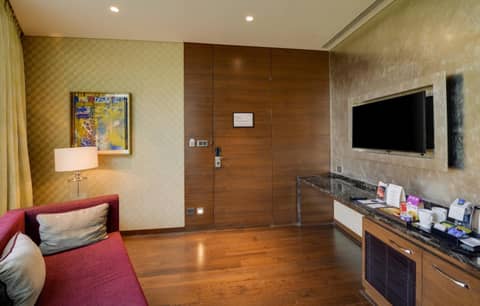 Niranta Transit Hotel Terminal 2 Arrivals/Landside — hotel room