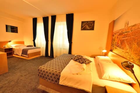 Hotel Orient Zagreb — photo 7