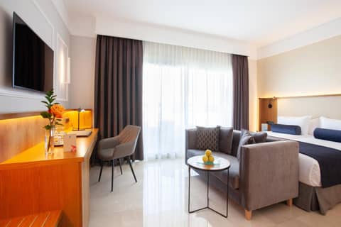 Grupotel Playa de Palma Suites & Spa — hotel room
