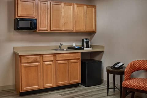 Hampton Inn Boston Logan Airport — photo 3