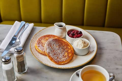 London Marriott Hotel Grosvenor Square — breakfast buffet