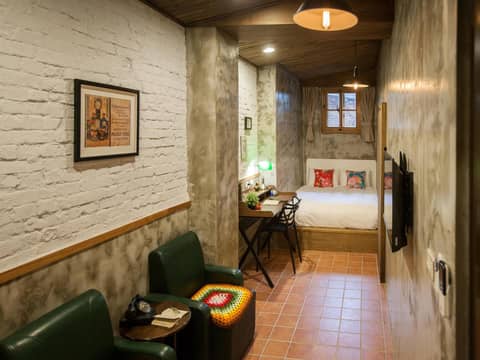 Jian Shan Hotel — hotel room