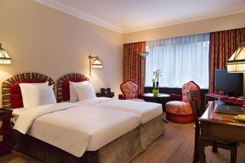 Hotel Barsey by Warwick — hotel room