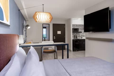 Atwell Suites Austin Airport by IHG — photo 5