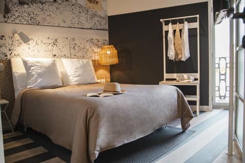 Select Tetuán — hotel room