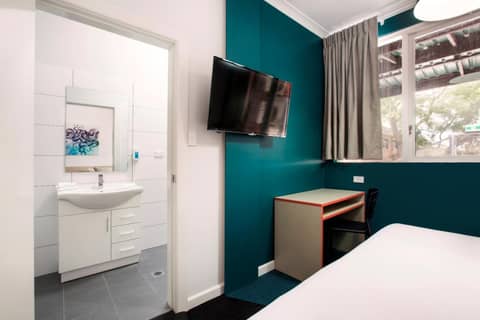 Greenacre Hotel — hotel room