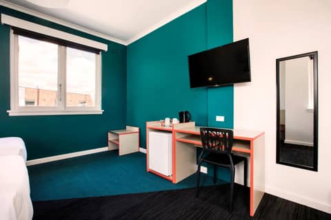 Greenacre Hotel — hotel room