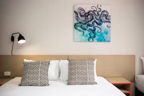 Greenacre Hotel — hotel room