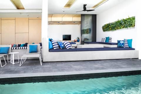 Ivy and Eve Apartments by CLLIX — recepcion & lobby