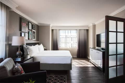 The Lindy Renaissance Charleston Hotel — hotel room