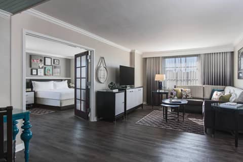 The Lindy Renaissance Charleston Hotel — hotel room