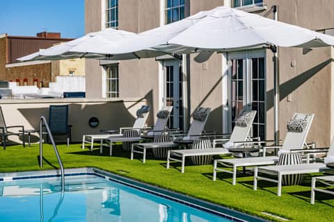 The Lindy Renaissance Charleston Hotel — recepcion & lobby