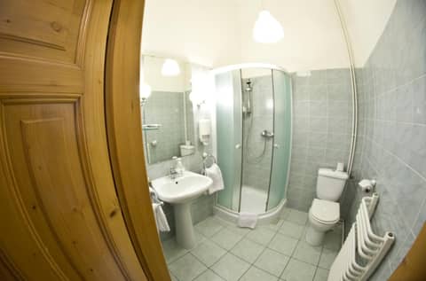Cracow Old Town Guest House — bathroom