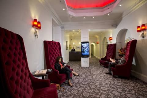 Thistle London Bloomsbury Park — hotel reception