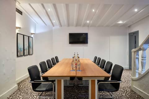 Thistle London Bloomsbury Park — meeting room