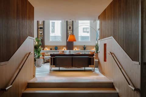 Club Quarters Hotel St Paul's, London — hotel reception