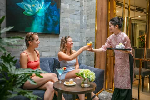 Hanoi La Palm Premier Hotel & Spa — human
