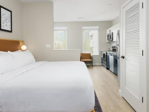 Motif Nashville's Hotel on Music Row — hotel room