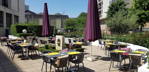 B&B HOTEL Paris 17 Batignolles — balance & terrace