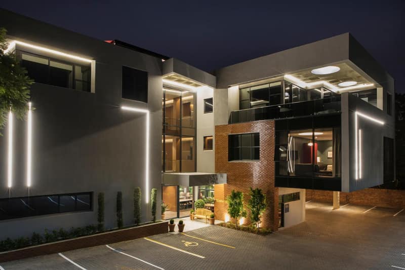 Home Suite Hotels Rosebank — building