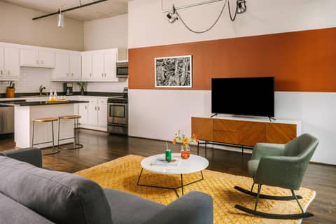 The District at Hogg Palace, A Wyndham Hotel — photo 5
