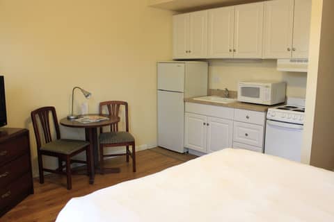 Washington Plaza Apartments — kitchen