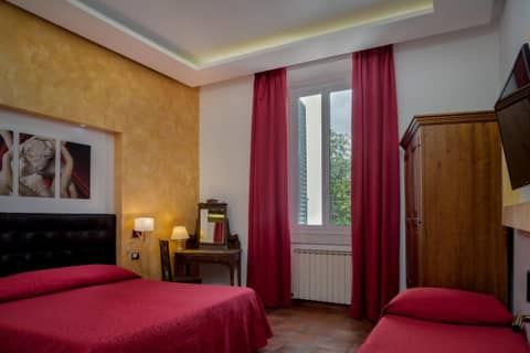 Hotel Kursaal & Ausonia — hotel room