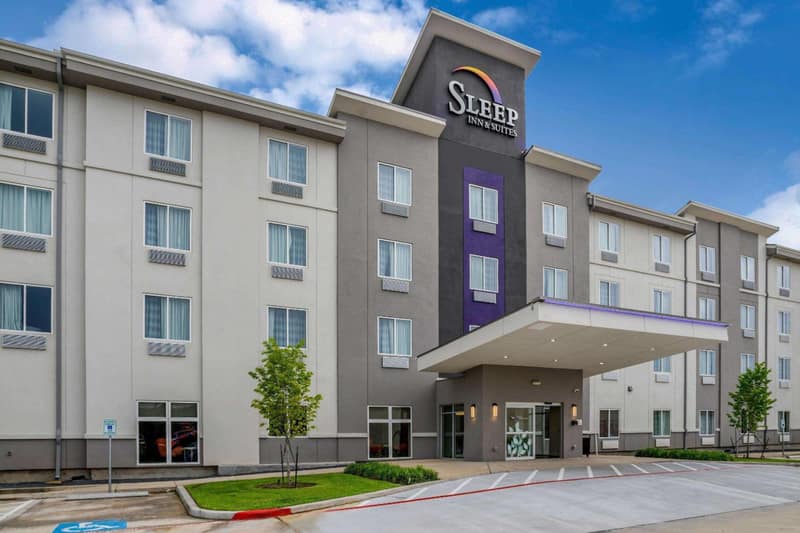 Sleep Inn & Suites Houston Westchase - Little Saigon — building