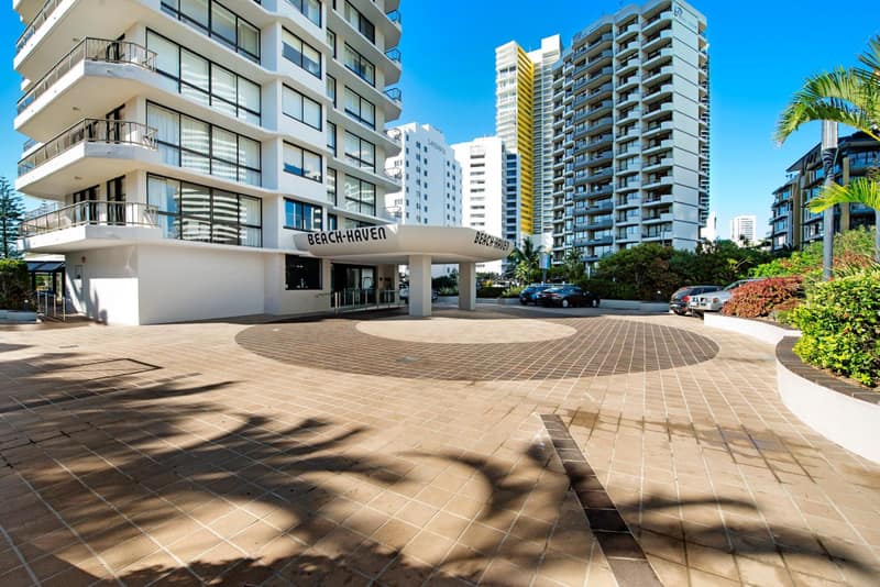 ULTIQA Beach Haven on Broadbeach — building