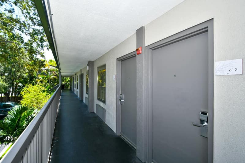 Sarasota Cay Club #612 - Heated Pool, Bunk Beds, Huge TV, Tiki Bar, More! — building
