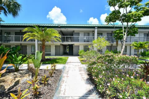Sarasota Cay Club #612 - Heated Pool, Bunk Beds, Huge TV, Tiki Bar, More! — photo 8