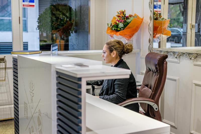 Buckingham & Lloyds — recepcion & lobby