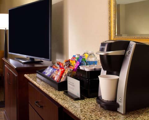 Embassy Suites by Hilton Austin Arboretum — photo 7