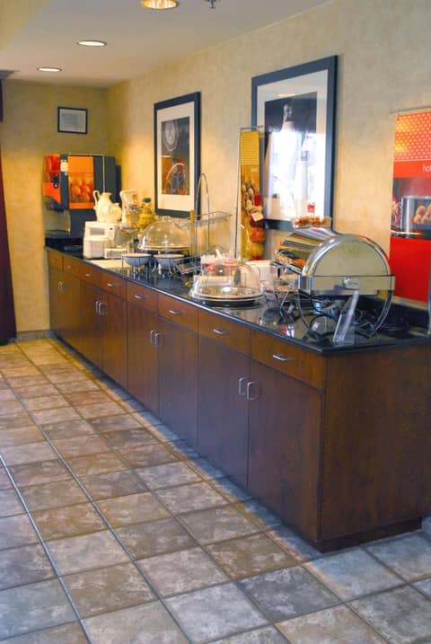 Hampton Inn Columbus-International Airport — photo 8