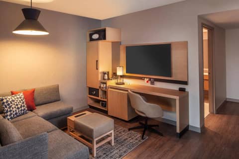 Hyatt Place Reno — hotel room