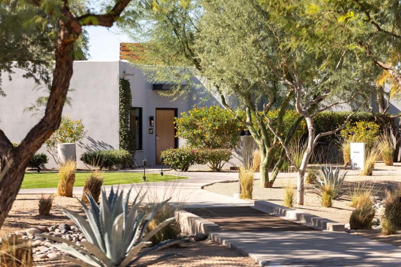 Andaz Scottsdale Resort & Bungalows — building