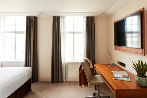 The Clermont London, Charing Cross — hotel room