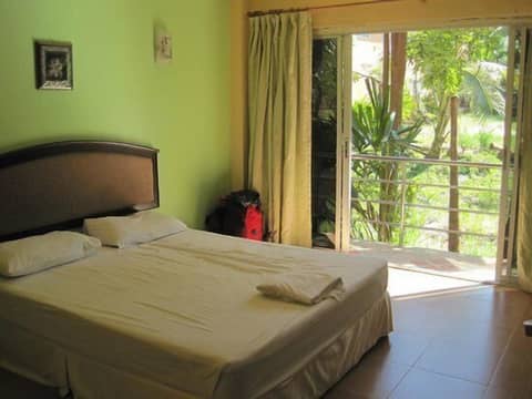 Ban To Guesthouse — hotel room
