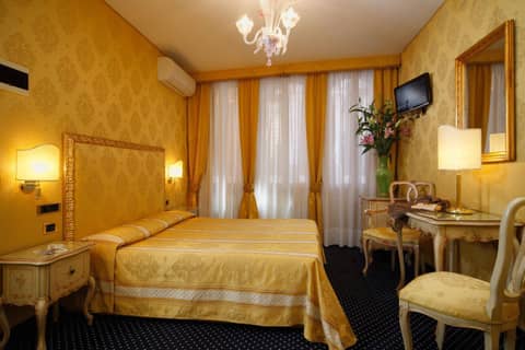 Hotel Castello — hotel room